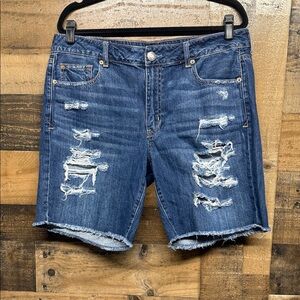American Eagle Tomgirl Bermuda Distressed Denim Shorts Women's Size 14